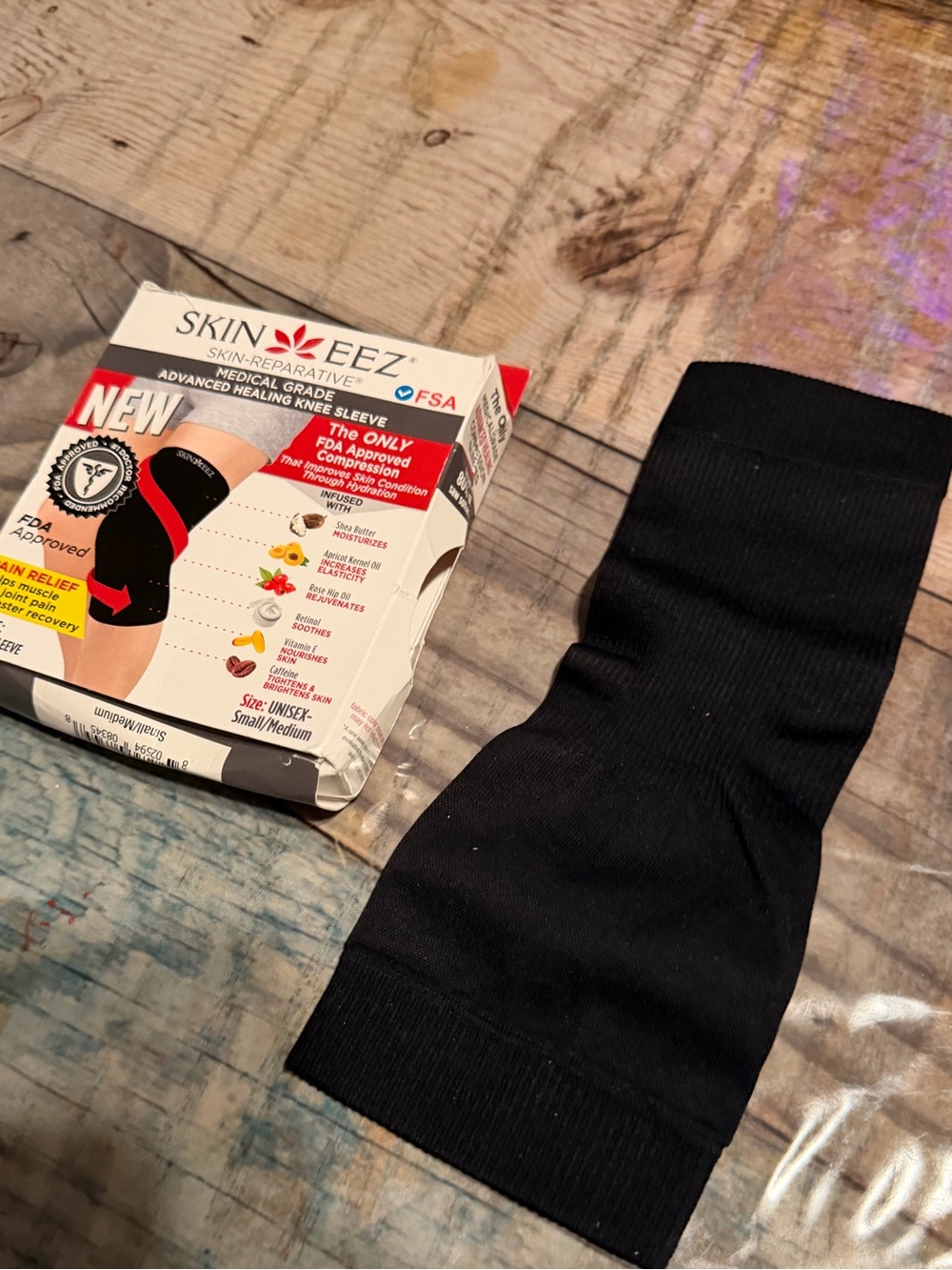 Skineez Black Knee Sleeve - Compression Support  UNISEX SMALL/Medium